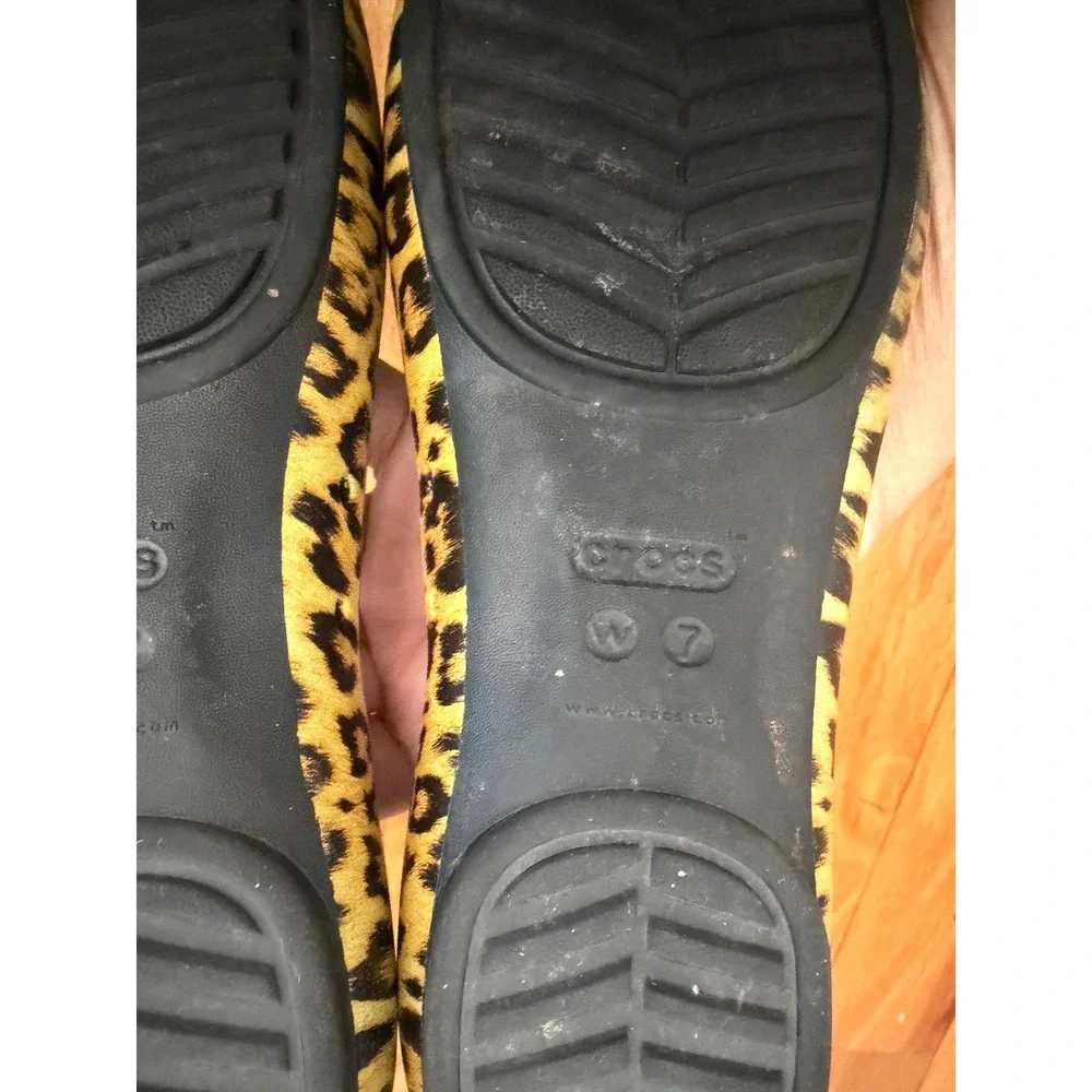 Crocs Lina Ballet Flats in a leopard‎ print pattern size 7